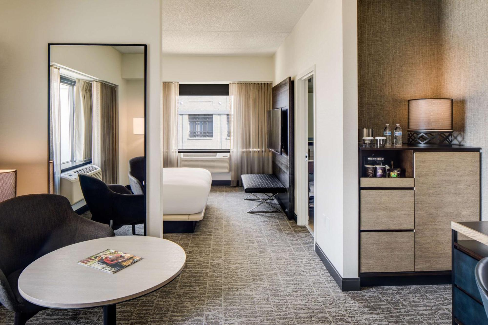 Doubletree By Hilton Hotel & Suites Jersey City Exterior photo
